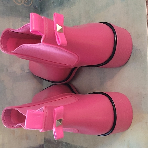 kate spade Shoes - SALE! Kate Spade Sedgewick pink rain ankle boots